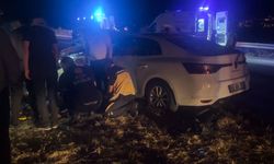 Tokat'ta iki otomobil çarpıştı; 1'i ağır 9 yaralı