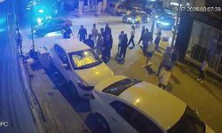 Trafik polisinin önünde motosiklet ile otomobil çarpıştı: O anlar kamerada