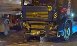 Ümraniye'de hafriyat kamyonu ile otomobil çarpıştı: 1'i ağır 4 yaralı