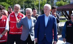 Vali Gül, su baskını yaşanan Üsküdar Sahaflar Çarşısı'nı ziyaret etti