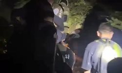 Yamaç kenarına düşen vatandaşı itfaiye kurtardı