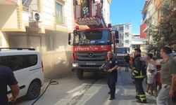 Yangında mahsur kalan bedensel engelliyi itfaiye ekipleri kurtardı