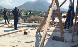 Alanya'da eşini ve kayınvalidesini bıçaklayan şüpheli adliyede