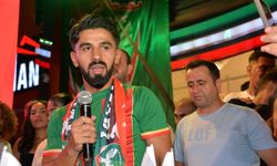 Amed Sportif Faaliyetler'de 5 futbolcu için imza töreni