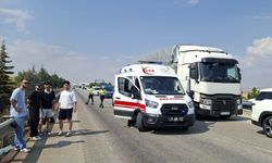 Anız yangını nedeniyle görüş mesafesi düştü; 13 araç birbirine girdi