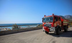 Antalya Balıkçı Barınağı'ndaki yangında 20'den fazla tekne yandı / Ek fotoğraflar