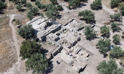 Antik hamamda soğuk su havuzları ve soyunma mekanı gün yüzüne çıkarılıyor