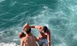 Arnavutköy'de boğulma tehlikesi geçiren kişiyi arkadaşları son anda kurtardı