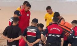 Arnavutköy'de dalgalar denize sürüklediği kişi hastanede hayatını kaybetti