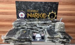 Ataşehir'de taksiyle uyuşturucu sevkiyatı yapan 2 şüpheli yakalandı