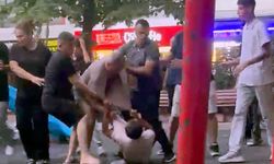 Avcılar'da çocuk parkında yetişkinlerin kavgası kamerada