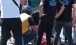 Avcılar'da motosiklet sürücüsü kavşaktan dönmek isteyen otomobile çarptı: 1 ağır yaralı