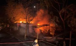 Avcılar'da TIR parkında yangın: 5 araç kullanılamaz hale geldi