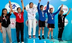 Babalarının izlettiği filmden etkilenip güreşe başlayan kız kardeşler, 5 Türkiye şampiyonluğu kazandı