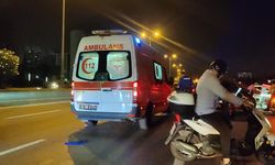 Bağcılar'da kontrolden çıkan motosiklet devrildi: 2 yaralı