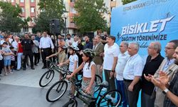 Bahçelievler'de 4 bin 300 çocuğa bisiklet dağıtıldı