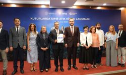 Bakan Kacır 'Kutuplarda Sıfır Atık' kitabının lansmanına katıldı