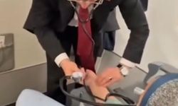 Bakan Memişoğlu, uçakta rahatsızlanan yolcuya müdahale etti