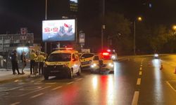 Bakırköy'de aynı noktada peş peşe iki ayrı motosiklet kazası; 1'i ağır 3 yaralı