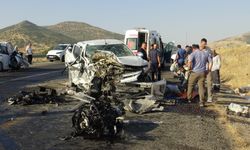 Batman'da kamyonet ile hafif ticari araç çarpıştı: 7 yaralı