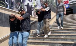 Bayrampaşa'da sinyal kesiciyle aracın kilitlenmesini engelleyip 200 bin lira çalan şüpheli tutuklandı