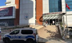 Belediye başkanının park halindeki makam aracına silahlı saldırı; 1 gözaltı / Ek fotoğraflar