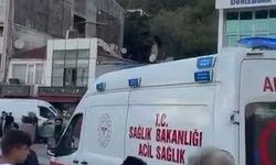 Beykoz'da otomobilin kaldırımdaki yayaların arasına daldığı kaza kamerada: 5 yaralı