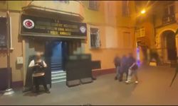 Beyoğlu'nda iş yerinden cep telefonu çalan şüpheli yakalandı