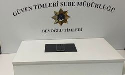 Beyoğlu'nda uyuyan kişinin cep telefonunu çalan şüpheli yakalandı