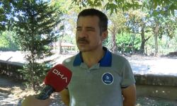 Bursa Hayvanat Bahçesi'nde babunlar, buzlu meyve kokteylleriyle serinliyor