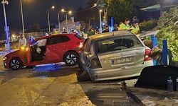 Bursa'da iki otomobil çarpıştı: 4 yaralı