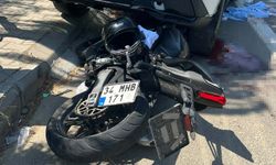 Çanakkale'de motosiklet, park halindeki otomobile çarptı: 2 ölü