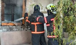 Çankırı'da çıkan yangında 2 ev, 2 ahır ve 1 samanlık küle döndü