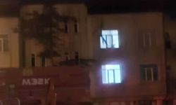 Çatıdan eve girmek isteyen kişinin 3'üncü kattan düştüğü anların görüntüsü ortaya çıktı