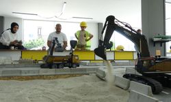 Çocuklar için açılıp yetişkinlerin özlem giderdiği kafe