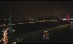 Cumhurbaşkanlığı İletişim Başkanlığı'ndan Mekke Anlaşması'na özel kampanya: Ankara ve İstanbul'un simgeleri aydınlatıldı
