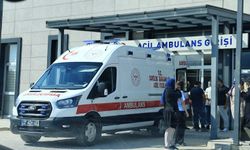 Devrilen traktörün altında kalan sürücü hayatını kaybetti