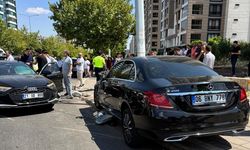 Diyarbakır'da otomobiller çapıştı: 1'i ağır 2 yaralı