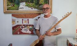 Emekli astsubay, kuaför dükkanını sanat atölyesine çevirdi