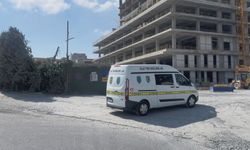 Esenyurt'ta inşaattan düşen işçi ağır yaralandı