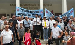 Eylem yapıp belediye binasına girmeye çalışan servisçilere biber gazlı müdahale