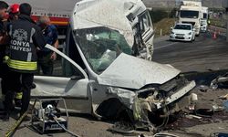 Freni boşalan TIR, kırmızı ışıkta bekleyen araçlara çarptı: 1 ölü, 9 yaralı