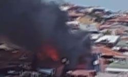 Gaziosmanpaşa'da 4 katlı binadan yükselen alevler yandaki apartmana sıçradı -2 / Fotoğraf eklendi