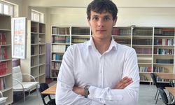 Gülfidan öğretmen, okuluna 5 bin 500 kitaplık modern kütüphane kazandırdı
