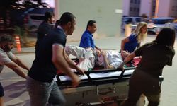 Hastane yakınındaki kazada yaralanan sürücüye, doktor duvardan atlayarak müdahale etti