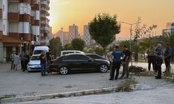 Husumetlisi ile eşini iş yerinde, müdahale eden oğlunu da araçta silahla vurdu: Baba ve oğlu öldü, anne yaralı