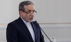 Irak Dışişleri Bakanı Hüseyin, İranlı mevkidaşı Arakçi ile görüştü