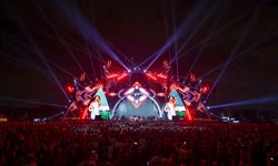 İstanbul Festivali'nde Semicenk ve Yıldız Tilbe sahne aldı