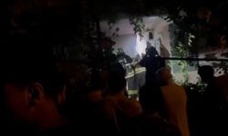 Kamyonetini ve evini ateşe veren mimar, yangında öldü