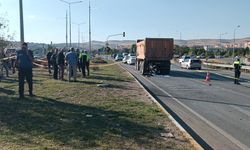 Kamyonla çarpışan motosikletin sürücüsü hayatını kaybetti